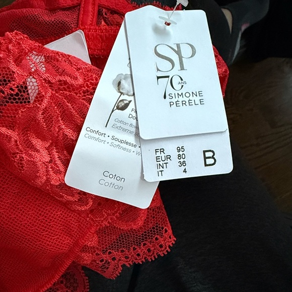 Simone Perele Red Lace Lingerie Set bra 34/36 B and thongs M - Picture 12 of 15